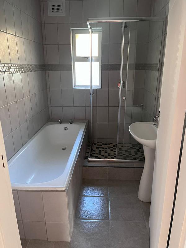 To Let 3 Bedroom Property for Rent in Queensburgh KwaZulu-Natal