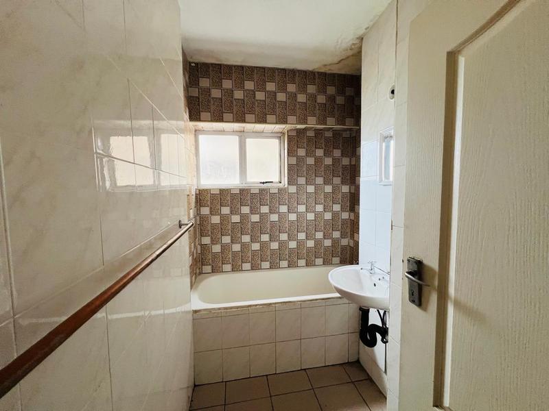 2 Bedroom Property for Sale in Durban Central KwaZulu-Natal
