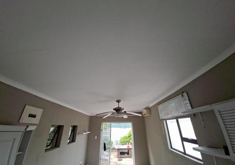 To Let 1 Bedroom Property for Rent in Glenwood KwaZulu-Natal