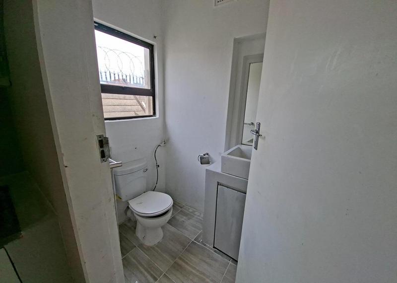 To Let 1 Bedroom Property for Rent in Glenwood KwaZulu-Natal