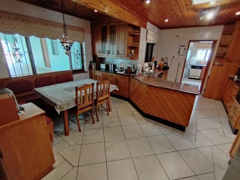 6 Bedroom Property for Sale in Herrwood Park KwaZulu-Natal