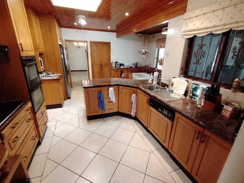 6 Bedroom Property for Sale in Herrwood Park KwaZulu-Natal