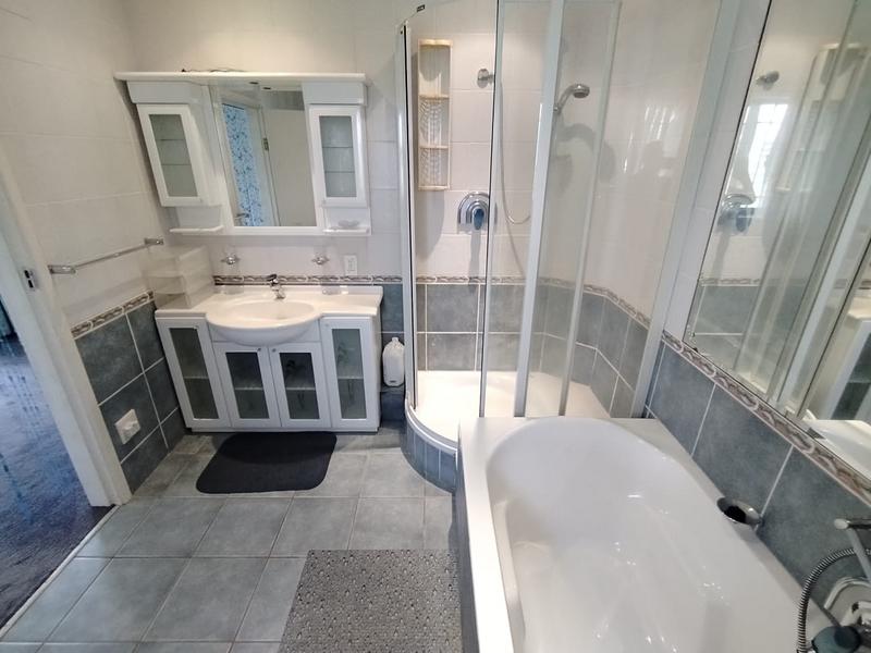 6 Bedroom Property for Sale in Herrwood Park KwaZulu-Natal
