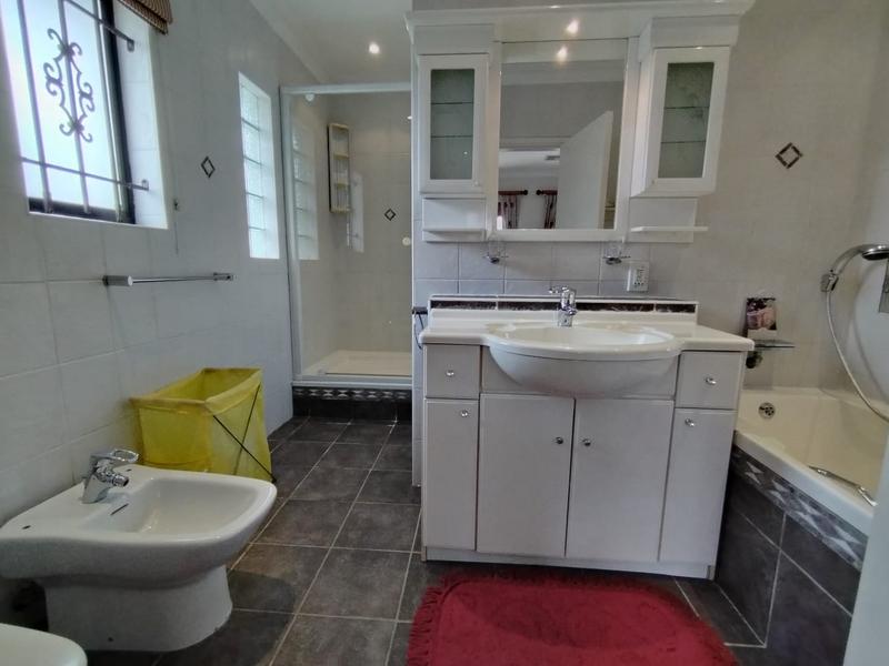 6 Bedroom Property for Sale in Herrwood Park KwaZulu-Natal