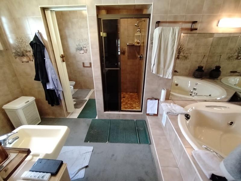6 Bedroom Property for Sale in Herrwood Park KwaZulu-Natal