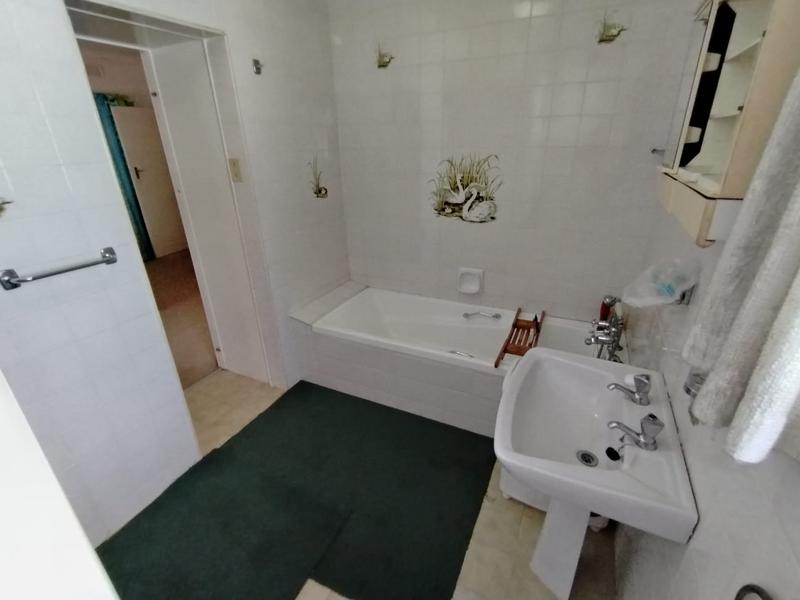 6 Bedroom Property for Sale in Herrwood Park KwaZulu-Natal