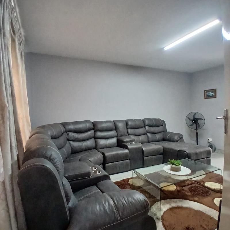 2 Bedroom Property for Sale in Montclair KwaZulu-Natal