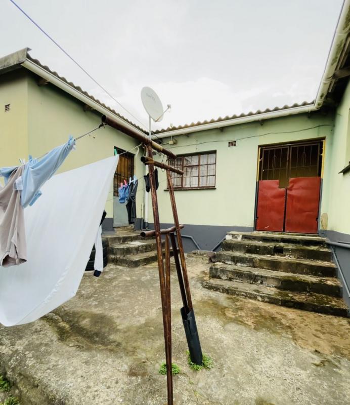 2 Bedroom Property for Sale in Umlazi KwaZulu-Natal
