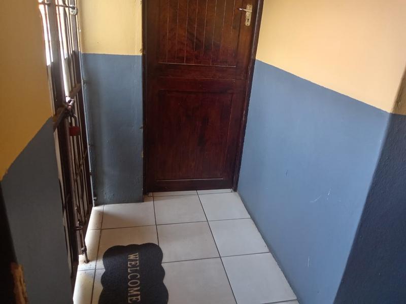 2 Bedroom Property for Sale in Umlazi KwaZulu-Natal