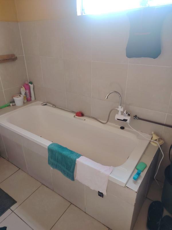 2 Bedroom Property for Sale in Umlazi KwaZulu-Natal