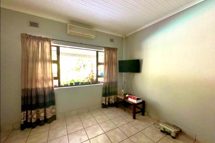 4 Bedroom Property for Sale in Meer En See KwaZulu-Natal