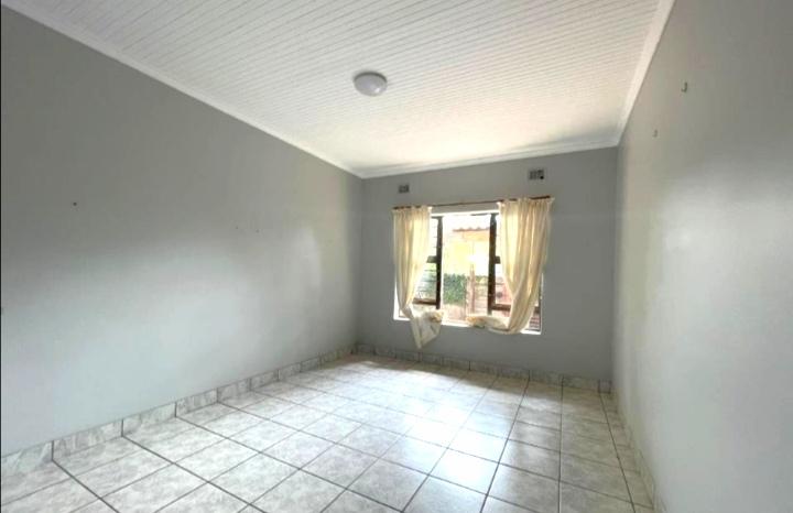 4 Bedroom Property for Sale in Meer En See KwaZulu-Natal