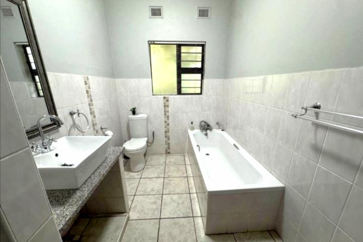 4 Bedroom Property for Sale in Meer En See KwaZulu-Natal