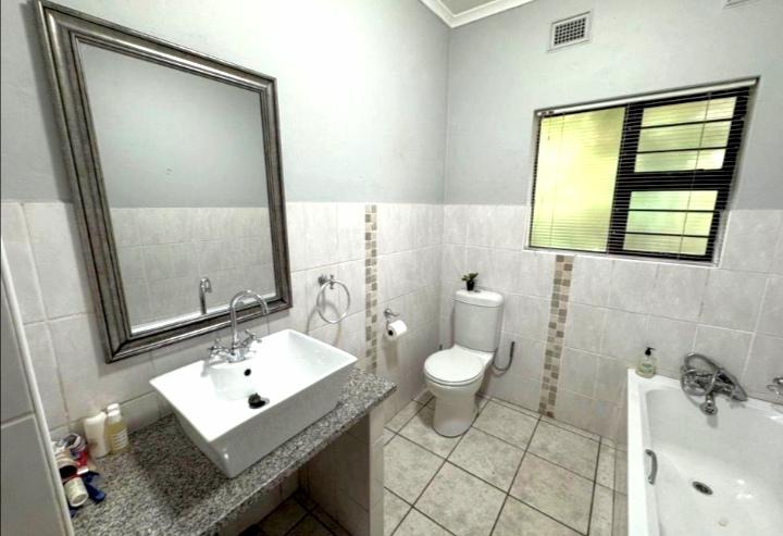 4 Bedroom Property for Sale in Meer En See KwaZulu-Natal