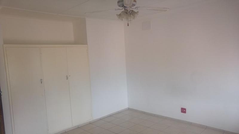 To Let 2 Bedroom Property for Rent in Hibberdene KwaZulu-Natal
