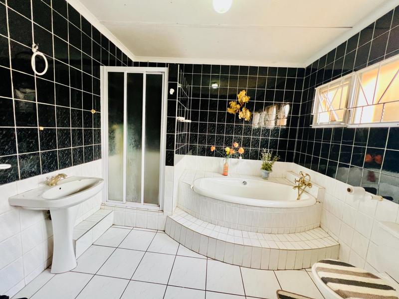 3 Bedroom Property for Sale in Hillgrove KwaZulu-Natal