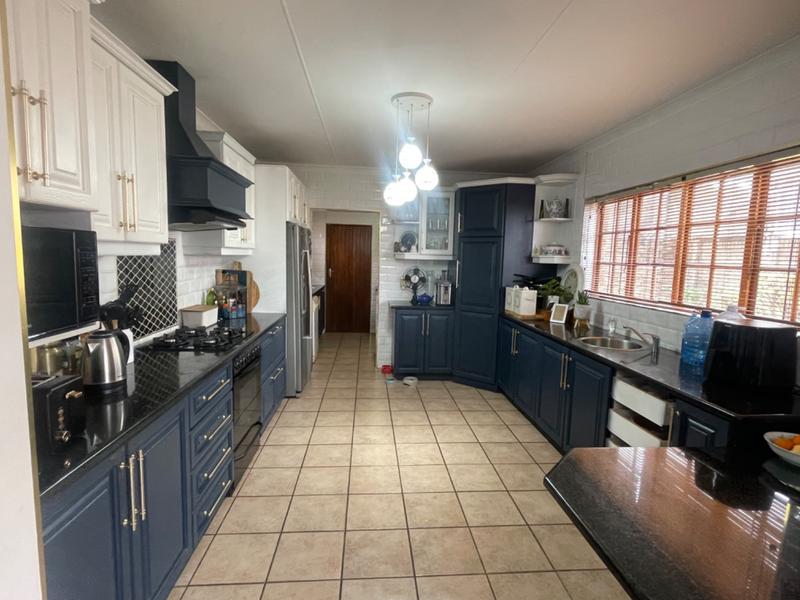 5 Bedroom Property for Sale in Herrwood Park KwaZulu-Natal