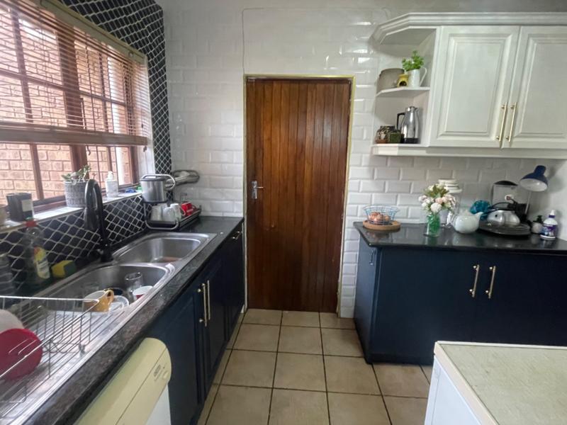 5 Bedroom Property for Sale in Herrwood Park KwaZulu-Natal