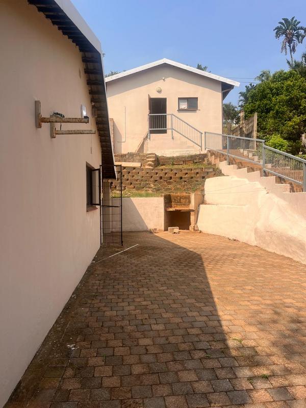 2 Bedroom Property for Sale in Uvongo KwaZulu-Natal