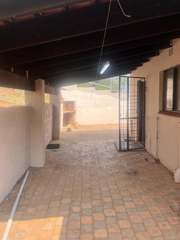 2 Bedroom Property for Sale in Uvongo KwaZulu-Natal