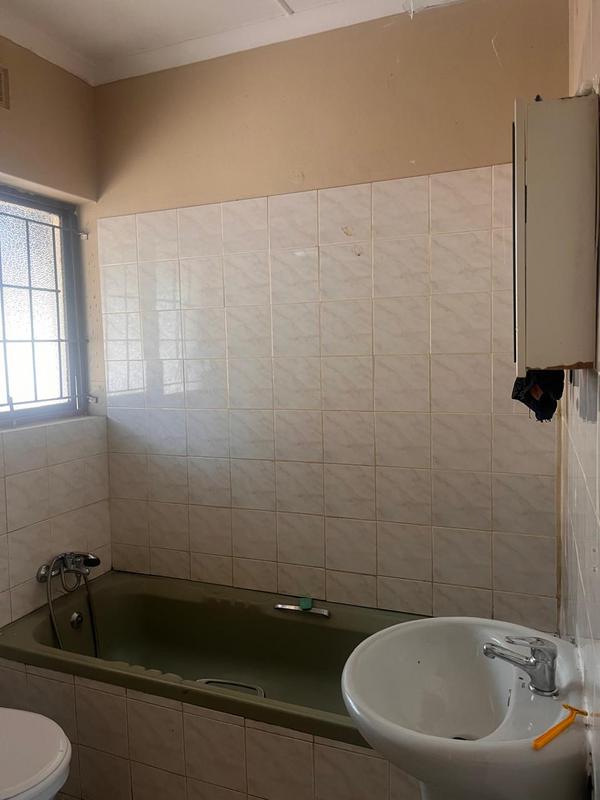 2 Bedroom Property for Sale in Uvongo KwaZulu-Natal