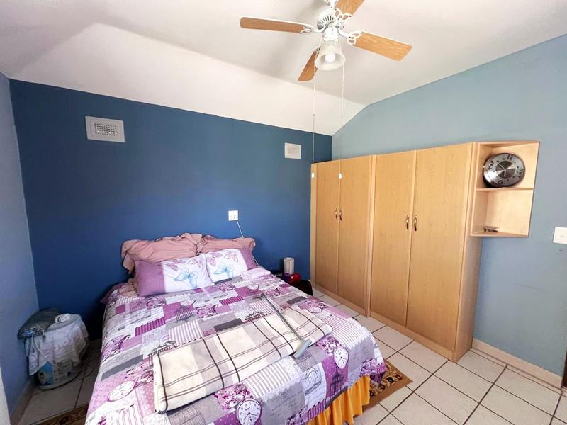 To Let 2 Bedroom Property for Rent in Margate KwaZulu-Natal