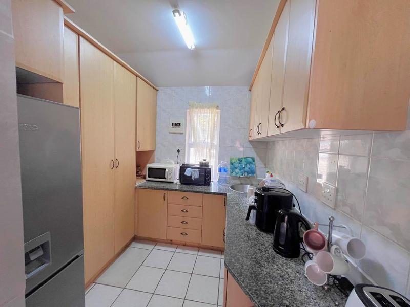 To Let 2 Bedroom Property for Rent in Margate KwaZulu-Natal