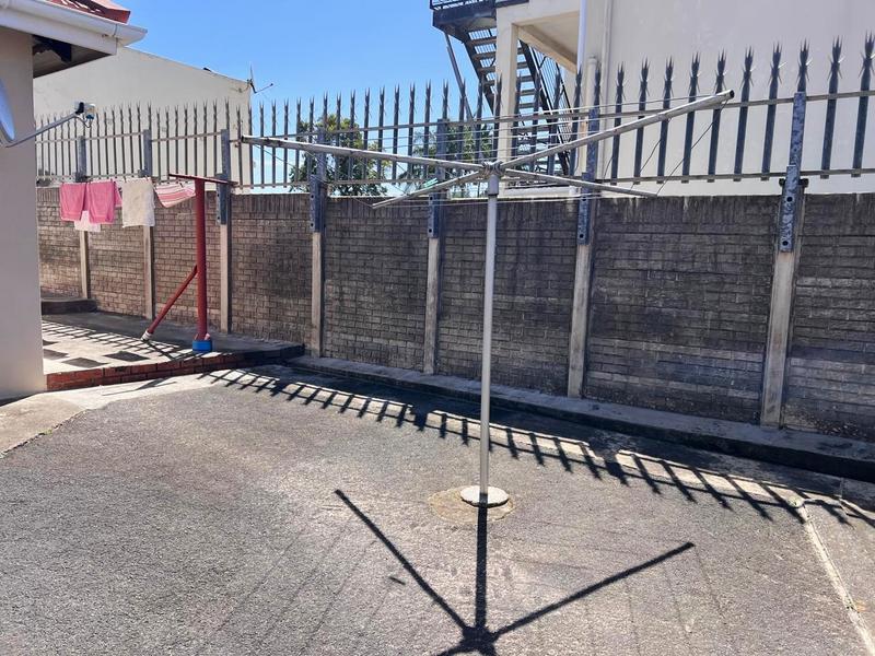 To Let 2 Bedroom Property for Rent in Margate KwaZulu-Natal