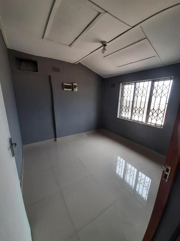 To Let 2 Bedroom Property for Rent in Umlazi KwaZulu-Natal