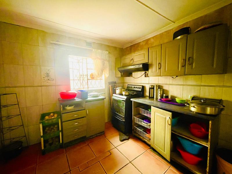 4 Bedroom Property for Sale in Umlazi KwaZulu-Natal