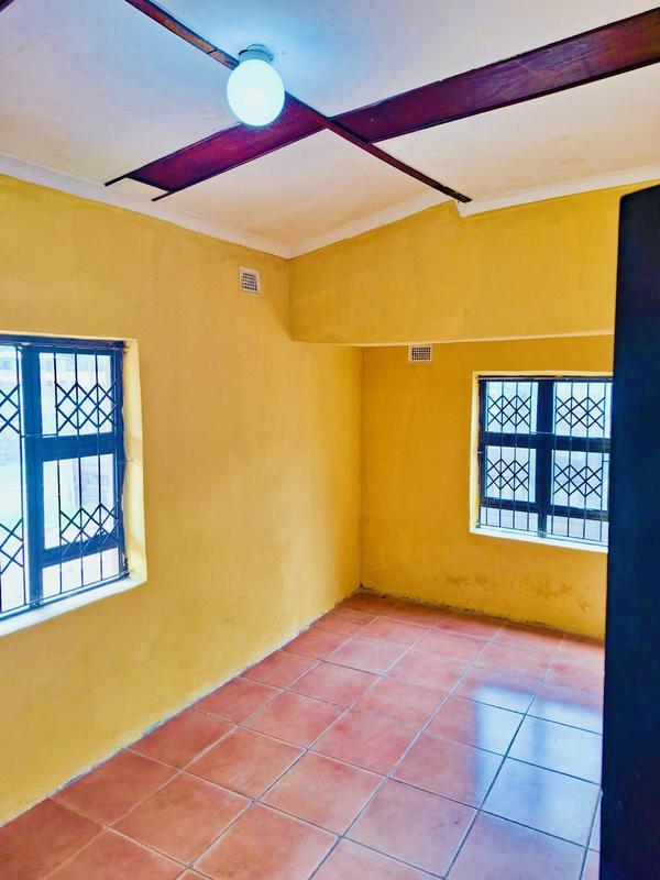 4 Bedroom Property for Sale in Umlazi KwaZulu-Natal