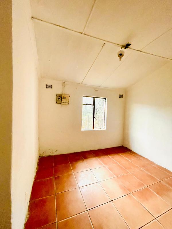 4 Bedroom Property for Sale in Umlazi KwaZulu-Natal