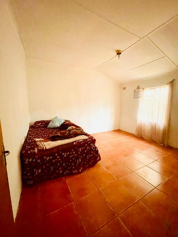 4 Bedroom Property for Sale in Umlazi KwaZulu-Natal