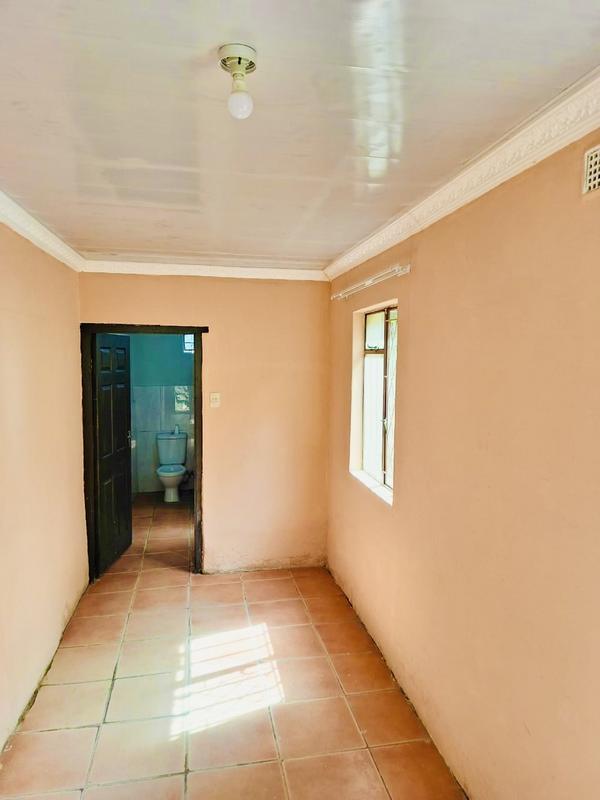 4 Bedroom Property for Sale in Umlazi KwaZulu-Natal