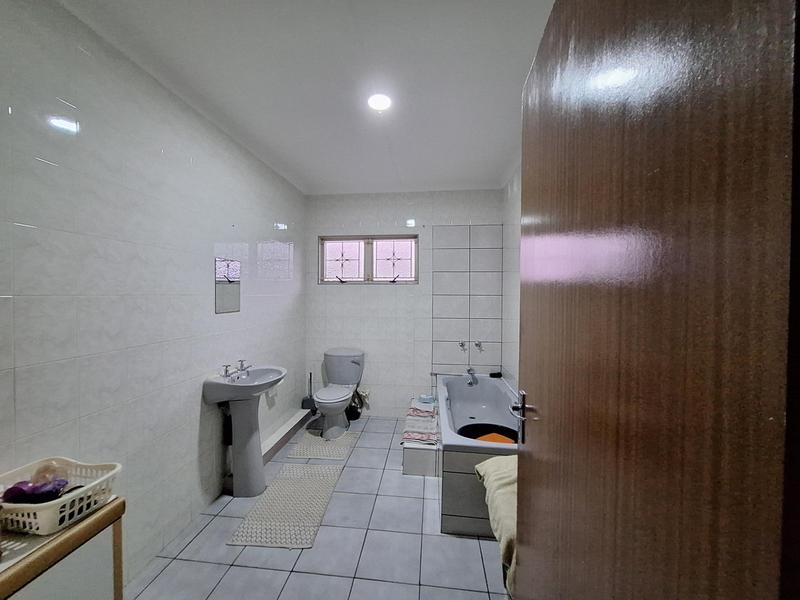 4 Bedroom Property for Sale in Dawncrest KwaZulu-Natal