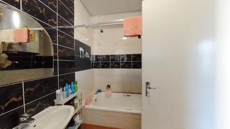 1 Bedroom Property for Sale in Durban Central KwaZulu-Natal