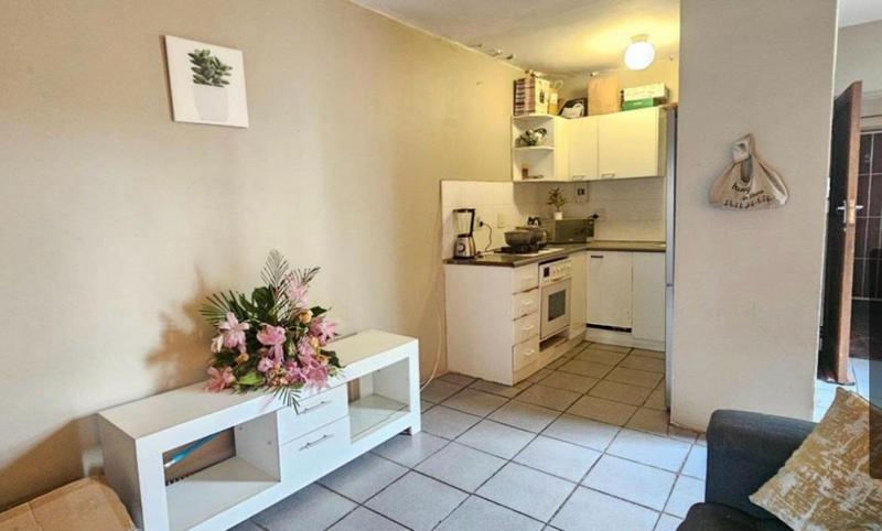 1 Bedroom Property for Sale in Essenwood KwaZulu-Natal