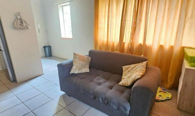 1 Bedroom Property for Sale in Essenwood KwaZulu-Natal