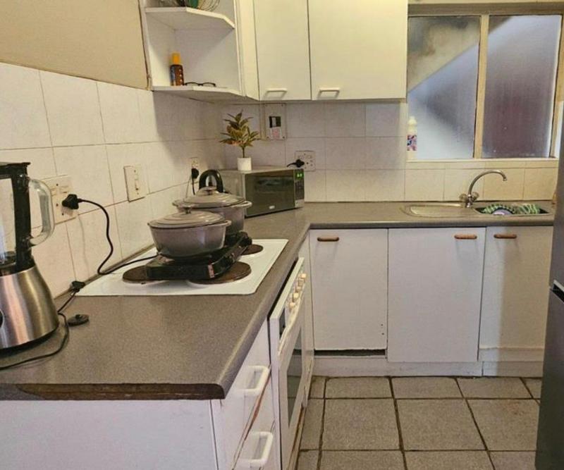 1 Bedroom Property for Sale in Essenwood KwaZulu-Natal