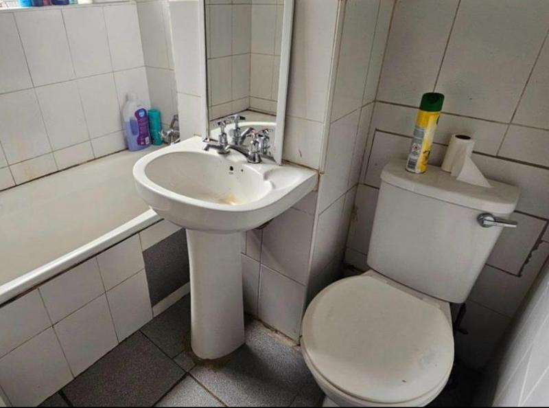 1 Bedroom Property for Sale in Essenwood KwaZulu-Natal
