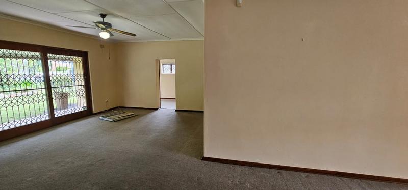 To Let 4 Bedroom Property for Rent in Scottburgh South KwaZulu-Natal