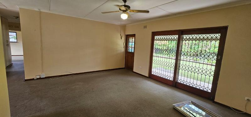 To Let 4 Bedroom Property for Rent in Scottburgh South KwaZulu-Natal