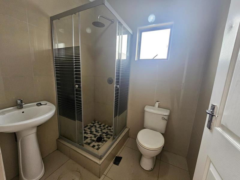 To Let 2 Bedroom Property for Rent in Lotusville KwaZulu-Natal