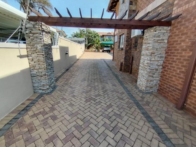 5 Bedroom Property for Sale in Herrwood Park KwaZulu-Natal
