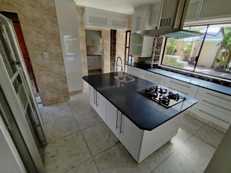 5 Bedroom Property for Sale in Herrwood Park KwaZulu-Natal