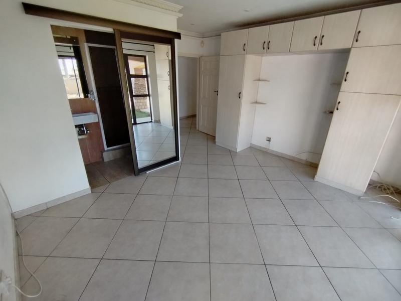 5 Bedroom Property for Sale in Herrwood Park KwaZulu-Natal