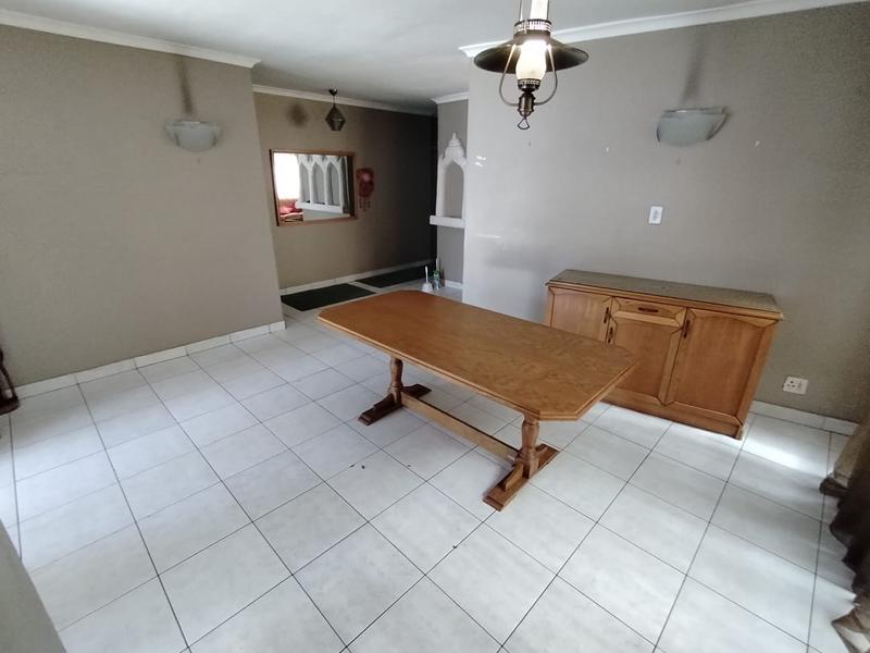 4 Bedroom Property for Sale in Kenville KwaZulu-Natal
