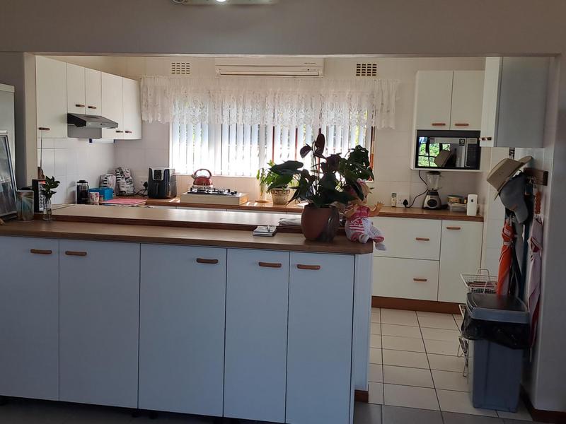 3 Bedroom Property for Sale in Umtentweni KwaZulu-Natal