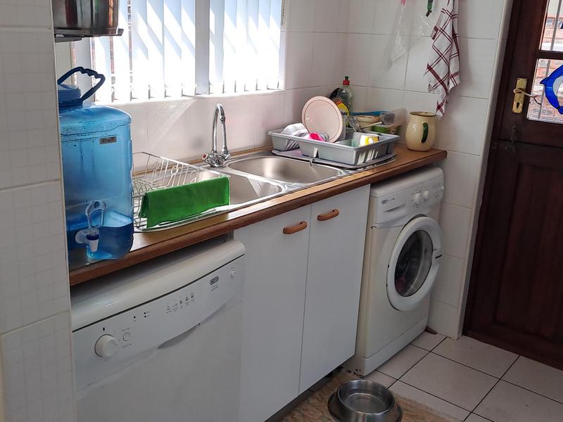 3 Bedroom Property for Sale in Umtentweni KwaZulu-Natal