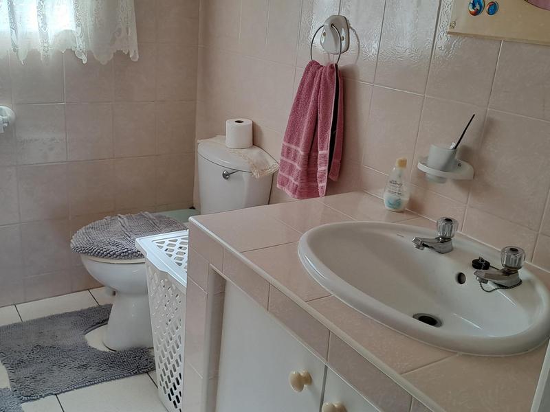 3 Bedroom Property for Sale in Umtentweni KwaZulu-Natal